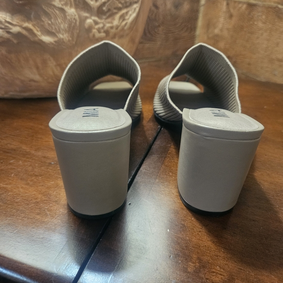 MIA Women's Gray Textured Mules - Picture 6 of 9